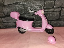 BZ-50) PINKER VINTAGE BARBIE VESPA MOTORROLLER+DAZUGEHÖRIGER HELM MATTEL