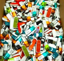 Lot of 3 8GB USB 2.0 Mix Color