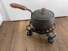 Vintage Deko: Gehämmertes Schweizer Kupfer Fondue Set / Topf Feuerzangenbowle