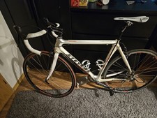 ERNEURT Vollcarbon Rennrad