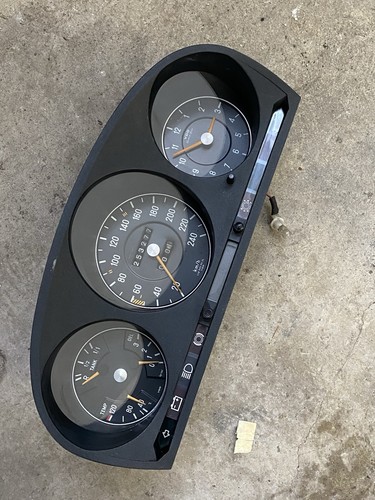 Mercedes w116 r107 - w116, tachometer