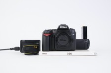 Nikon D90 + MB-D80 (Wie Neu!)