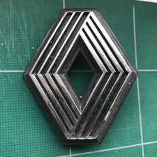 RENAULT Logo EMBLEM Badge