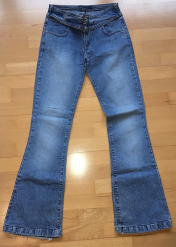 Blaue jeans mit angenähtem - blaue,