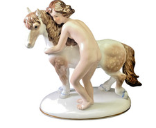 Große Figur Mädchenakt mit