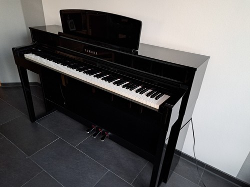 Yamaha clp 575 clavinova - clp-575, pe
