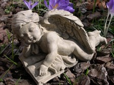 Engel mit Buch Steinfigur