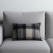 Schwarzes Karo Kissen |