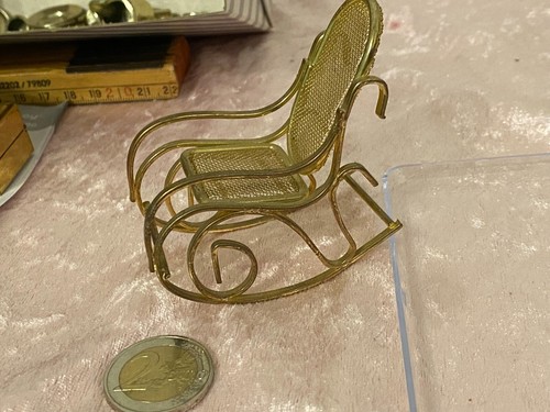 Mini schaukelstuhl aus messing - aus,