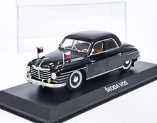 Skoda VOS (1950) schwarz + Plexiglasbox DeA 1:43