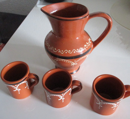 Krug mit drei henkelbecher aus - krug,