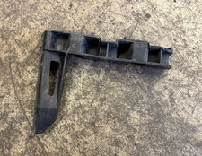 Stoßstangenhalter vorne links