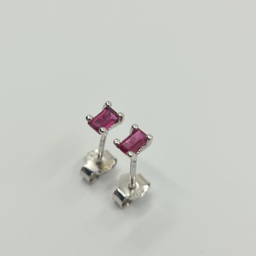 Rubin ohrstecker aus karat - aus,