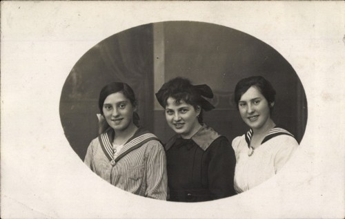 Foto drei junge frauen - foto, ak