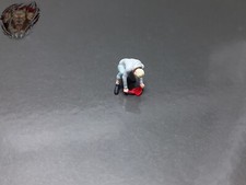 1/87 Mann mit Handfeger Müllschippe macht sauber Figur Diorama H0 HO