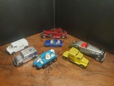 Set mit sieben gebrauchten Vintage-Spielzeugautos. Moon Buggy in hervorragend..