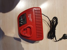 Milwaukee Ladegerät C 12 C