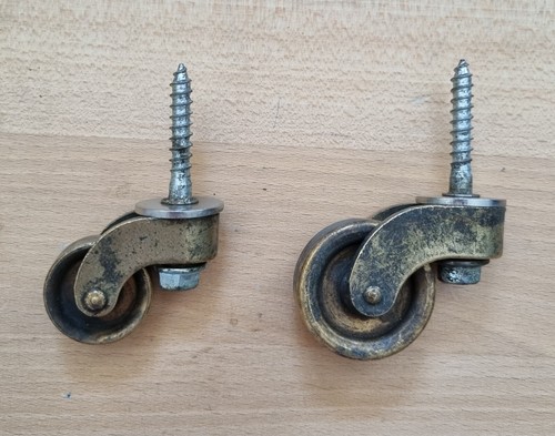 Möbelrolle aus messing 1 - -,
