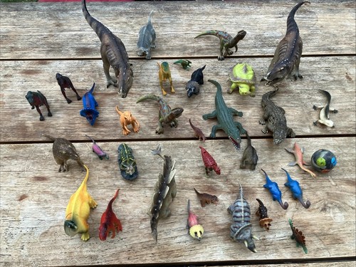 über plastik dinosaurier - Über,