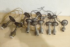 Teile einer alten Beleuchtung.