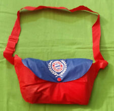 FC Bayern adidas Regenjacke in der Größe 128 inkl Bauchtasche