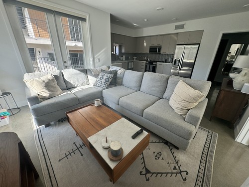 Bassett shaped sectional - bassett, l