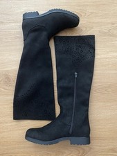 Elegante Stiefel Gr.37 Neuwertig - Schwarz mit Lochmuster - In Wildleder-Optik