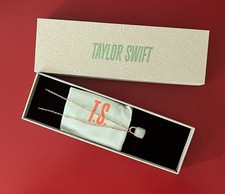 Taylor Swift Holiday