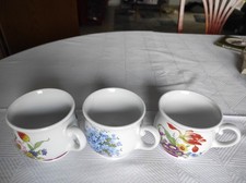 Tassen-Becher set,3 Stück, Rosenmotiv,Höhe 10,5 cm,Durchm.7,5 cm
