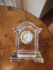 Kleine Standuhr  10x6 cm aus