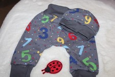 Mode für die Kleinsten Babyset Pumphose+Mütze gr 56/62/68-Zahlen