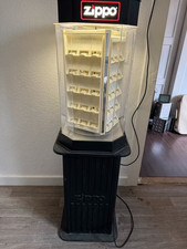 Zippo Vitrine Aufsteller sehr selten groß mit Licht ohne Uhren