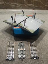 Märklin     7292    (Spur H0)    Bahnübergang mit Halbschranke + OVP