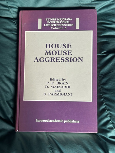 House mouse aggression - house, p