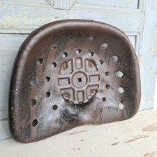 B3368 Alter Traktor Sitz |