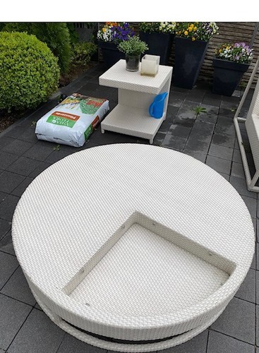 Dedon outdoor couch - x,