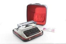 alte Schreibmaschine Reiseschreibmaschine Koffer Erika Daro 50/60 Requisit