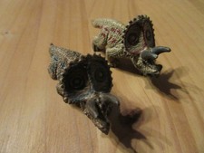 2x Schleich Mini Dinos 14534 Triceratops in Rot und Grün       Gebraucht!