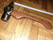 Hammer 542g, Schmied