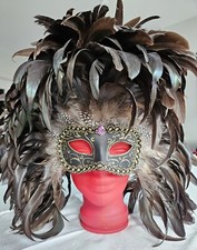 Venezianische Federmaske inklusive des dekorativen Glaskopfes 