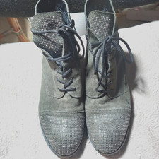 Ausgefallene Remonte Stiefelette in 42, passt aber sehr gut einer 41-41,5