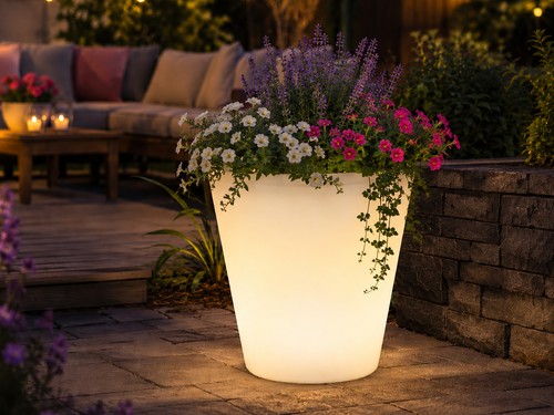 Blumentopf mit licht - blumentopf,