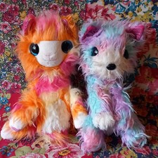 2 SCRUFF-A-LUVS 9" LLAMA &
