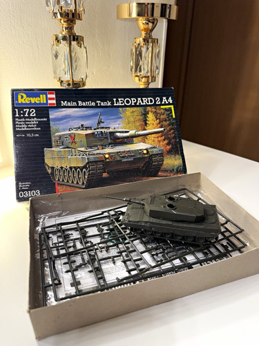Revell leopard panzer - leopard,