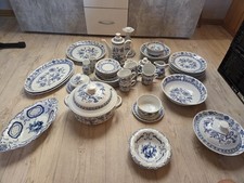 Kaffee und Essservice   für 6 Personen Zwiebelmuster