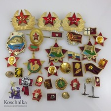 Russland, UdSSR, Konvolut mit diversen Pins, Abzeichen, Effekten etc. (5317A)