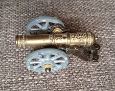 Ü-Ei Figuren Historische