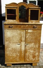 Antiker WÄSCHESCHRANK oder