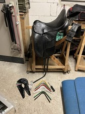 Bates Dressursattel Isabell Werth 16,5“ Schwarz Mit Kopfeisen Riemen Steigbügeln