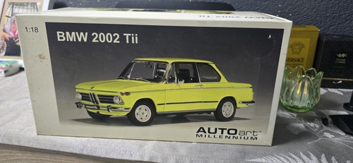 Autoart millennium bmw 2002 - bmw,